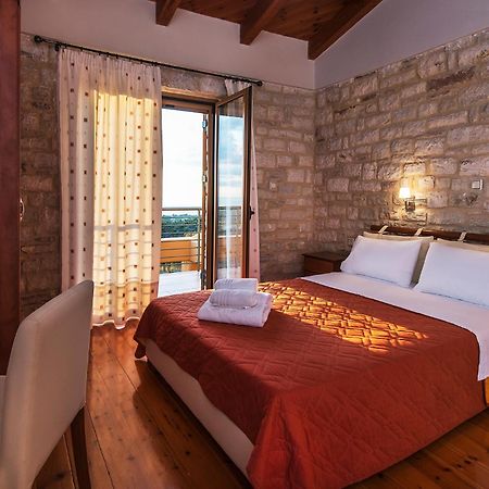 Enastron Villas Kyparissia Exteriör bild
