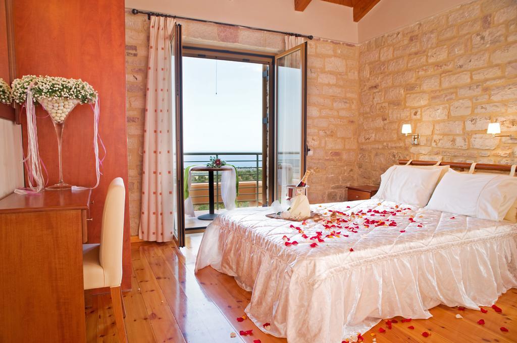 Enastron Villas Kyparissia Rum bild