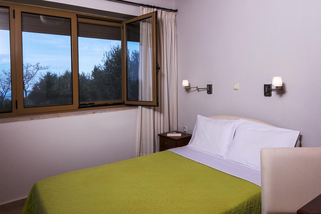 Enastron Villas Kyparissia Exteriör bild