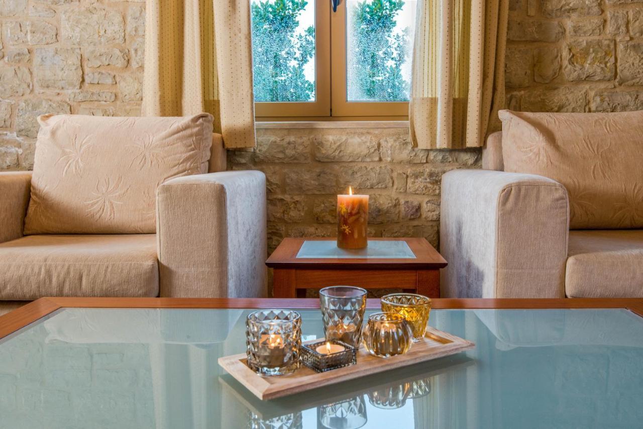 Enastron Villas Kyparissia Exteriör bild