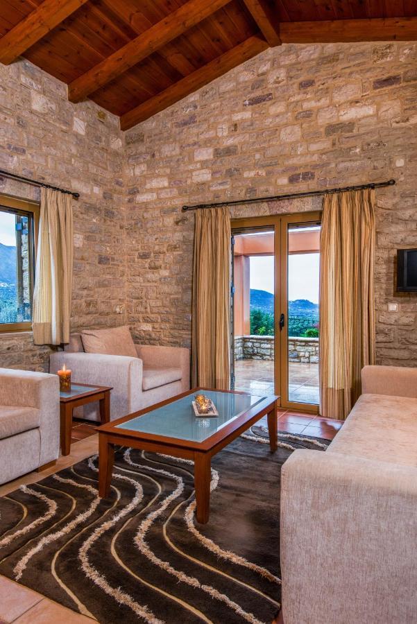 Enastron Villas Kyparissia Exteriör bild